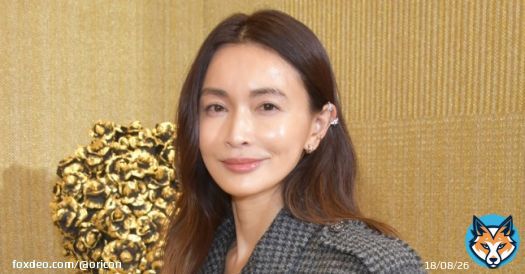 長谷川京子&ldquo;ミモザカラー&rdquo;のランジェリーで胸元チラリ「京子さんSEXYです」「最高最強ハセキョー」（写真 全2枚）