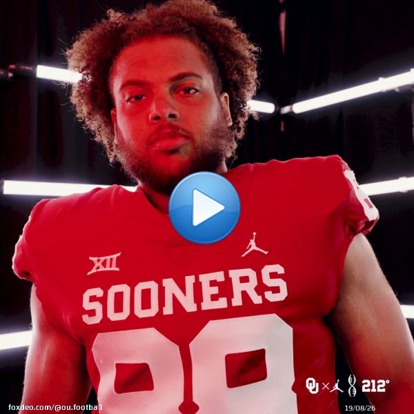 .@OGkelley with the QB ????????????????. Cyclones forced to punt   #OUDNA