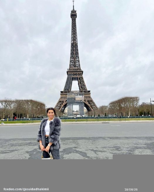 Paris est magique avec vous\ud83c\udf3a\u2728#Ad: pantalones @prettylittlething &hearts;️