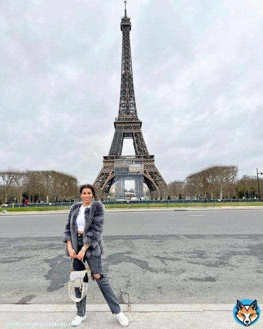Paris est magique avec vous\ud83c\udf3a\u2728#Ad: pantalones @prettylittlething &hearts;️