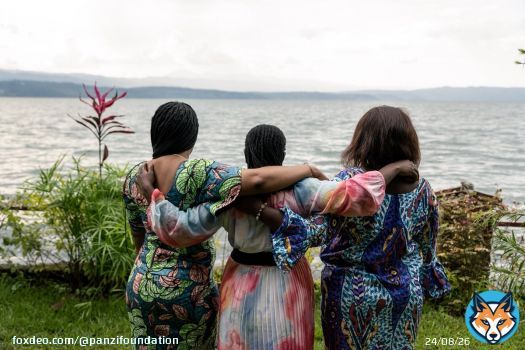 « Toute personne appartient d’abord à l’humanité. » - Dr. Mukwege  En cette #JournéedesDroitsHumains, rappelons que les droits ne sont pas pleinement universels.     Le monde ne peut rester indifférent aux violations à l’Est du Congo. Agissons :    #RDC