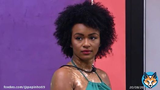 Naty: agressiva, maluca, violenta, desbocada, barraqueira.  Bruna: ' menina' empoderada, educada, boa jogadora.  Racismo estrutural escancarado.  Pra branco escroto ela se cala, chora e passa pano Pra preto ela xinga e parte pra cima xingando, gritanando e apontando o dedo na cara.