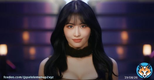 Momo ate. Twice ate. MOONLIGHT SUNRISE OUT NOW #TWICE_OurMoonlightandSunrise  #FromMoonlightTillSunrise  #MOONLIGHTSUNRISE