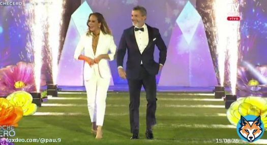 Me encanta esta pareja. El traje de Diana es precioso y bien confeccionado   #NocheCero