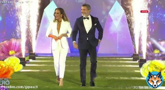 Me encanta esta pareja. El traje de Diana es precioso y bien confeccionado   #NocheCero