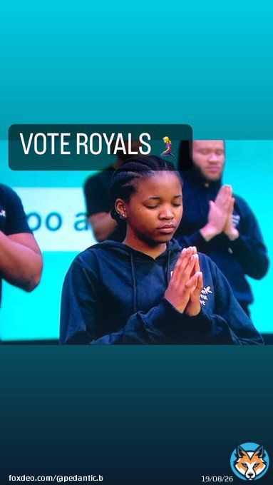 See Tsatsii in prayer mood. My girl has repented and she will not cause us heartbreaks if she survives, please! Thabang and Ipileng fans, please help your sister, I promise to return the favour. #BBTitans