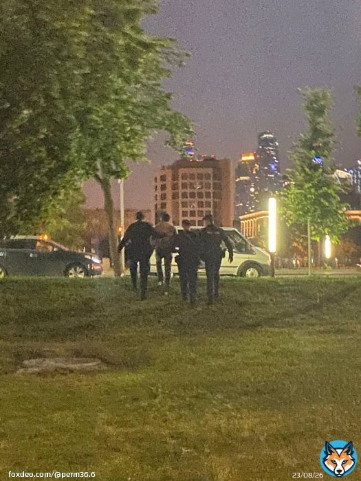 \u26a1 В Москве задержан политик Илья Яшин. Полиция увезла его в неизвестном направлении. Причину задержания не назвали.