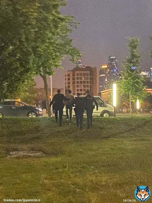 \u26a1 В Москве задержан политик Илья Яшин. Полиция увезла его в неизвестном направлении. Причину задержания не назвали.