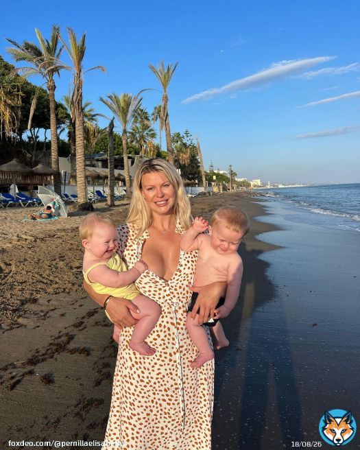 This is what true happiness looks like \ud83e\udd79\u2600\ufe0f&hearts;️???? I made it.#twinmum #beachlife #family #happiness #lycka #tvillingar #marbella
