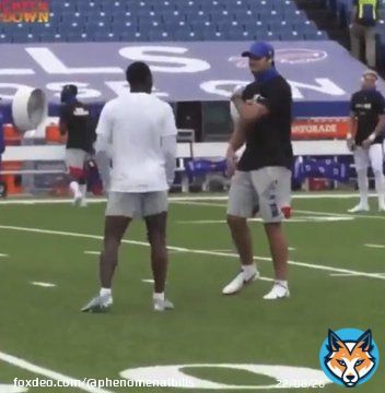When #JoshAllen&rsquo;s in street clothes you can tell why he can stiff arm, hurdle & juke one on one defenders.  #BillsMafia #BuffaloBills #SteelersvsBills #kennypickett #SteelerNation #Steelers