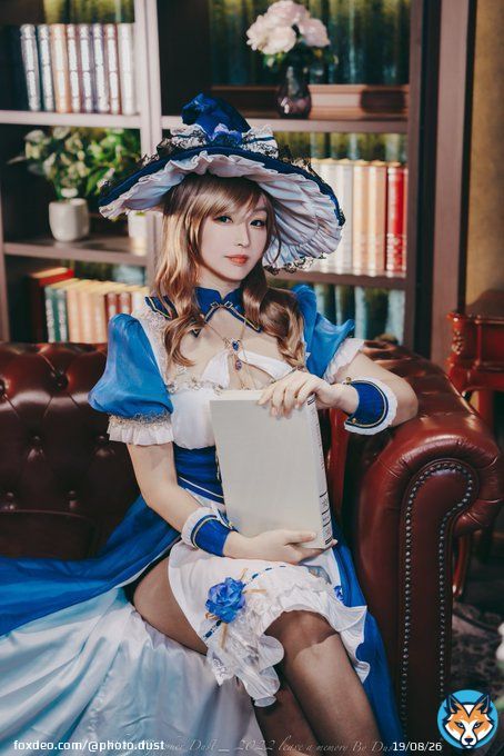 #Genshin #原神 #장미마녀 #阿贝多 #アルベド #コスプレ #원신 #리사 #胡桃   원신 (原神 / Genshin Impact) 동인메이드 일러스트 Ver.  장미 마녀 &middot; 리사 Lisa: Witch of Purple Rose  Model : @Ran2_cos   Photo by: @_Photo_Dust_