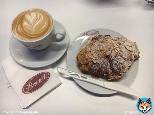 Breakfast at T4 Melbourne airport. Thank god for some good coffee before I leave Melbourne. I will miss my melbourne coffee.... .... ... .. #melbourne #melbournecoffee #brunetti #almondcroissant #coffee #melbourneairport #breakfast #instabreakfast #eastersaturday #saturdaymo&hellip;