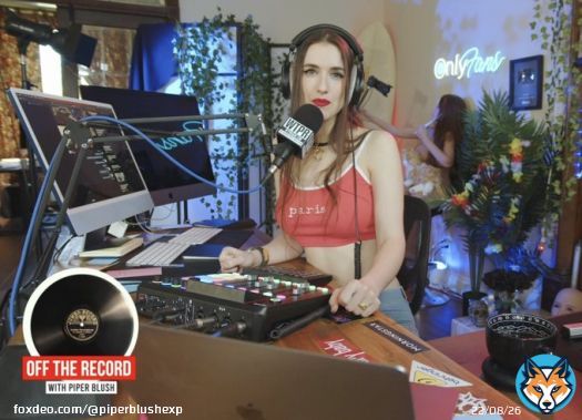 Get inside my... mind? You get to do so in my newest show, 'OffTheRecord.' This is a rare occasion to witness the raw, unfiltered moments before and after the shows:   #piperblush #model #erotic #sexy #videos #photos #redlips #Piper #Shows #UhHuh #CoCollar