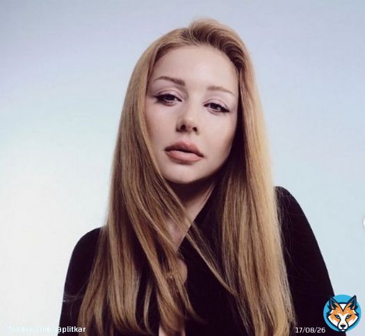 Тина Кароль прилетела в Японию: в аэропорту ее встречал миллиардер с букетом -  #ТинаКароль #Шоубиз