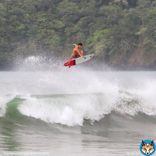 Reposted from @agus_b19 -  Don’t talk, just act don’t say, just show • @readytakeoff ! : @nicozanafotografia ! #hurleypanama #hurleypty #surf #surfer #lovingit #lovinglife #playavenao #gobig  #azuerenses #visitpanama