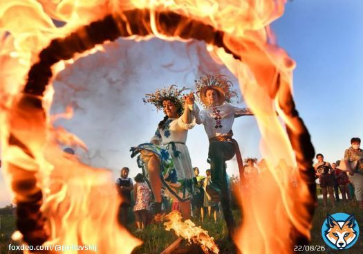 Да. Иван Купала - день летнего солнцестояния. Древний русский и общеславянский праздник, дохристианский. Он популярен и сегодня: