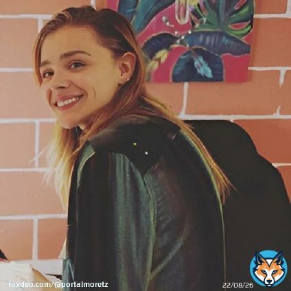 Cute  . @chloegmoretz  . #chloemoretz #chloegracemoretz #chloegrace #chloegmoretz #chloe #cgm #chloenator #outfits #movies