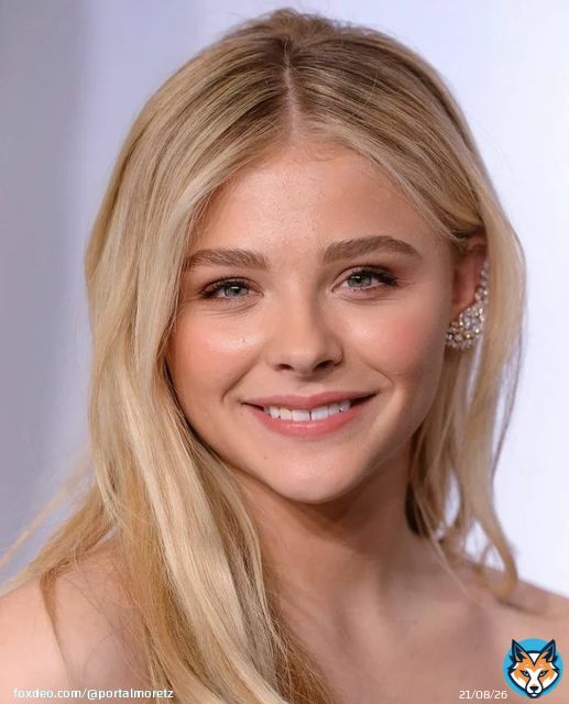 @chloegmoretz  . . #chloemoretz #chloegracemoretz #chloegrace #chloegmoretz #chloe #cgm #chloenator #outfits #movies
