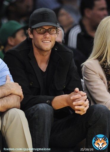 Who wore it better?  Retweet for @TomBrady  Like for Yours Truly