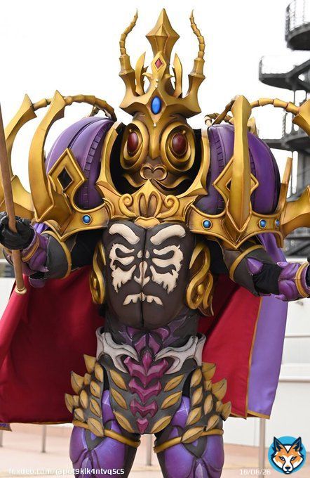 #ドンブラザーズ  忍者おじさんこと大野（おおの）さんと王の（おうの）をかけてるのか&hellip; 腹の所が忍者おじさんの顔っぽい笑 てか、キングオージャーのアバタロウギアあるの！！？？