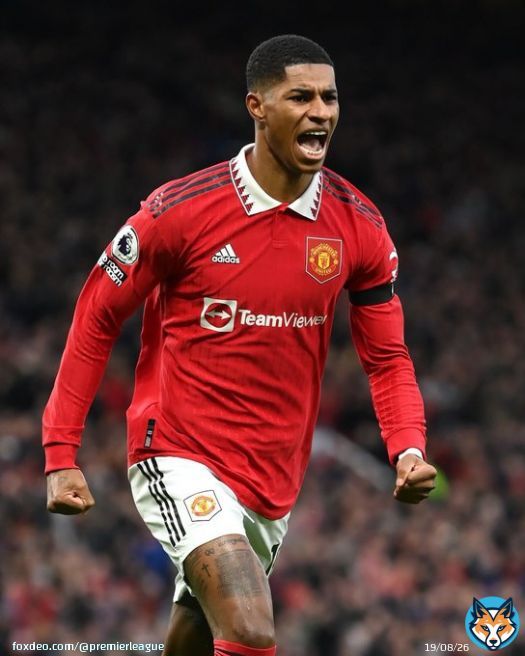 Wayne Rooney  Marcus Rashford   @MarcusRashford is the first @ManUtd player to score in six consecutive appearances at Old Trafford in the #PL since @WayneRooney in April 2012  #MUNLEE