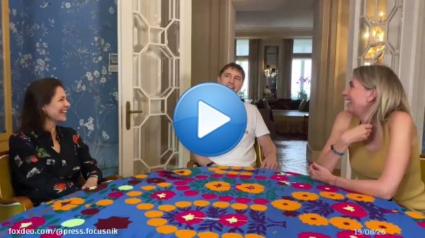 &laquo;Димон!&raquo;  Российский актер Владимир Вдовиченков обсудил фильм-расследование Алексея Навального 'Он вам не Димон', где в главной роли был Дмитрий Медведев.