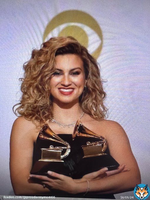 Award winning Christian singer song writer Tori Kelly, collapsed last night. She’s in ICU at Cedars Sinai. Severe Blood Clots found in her legs and her lungs.