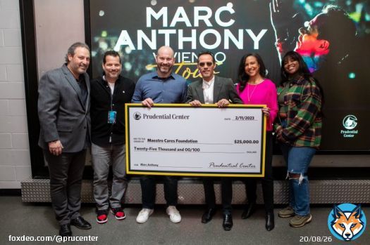 It was an honor to present @MarcAnthony with a donation to @MaestroCares ahead of tonight's show.   For more info about Maestro Cares Foundation, please visit: