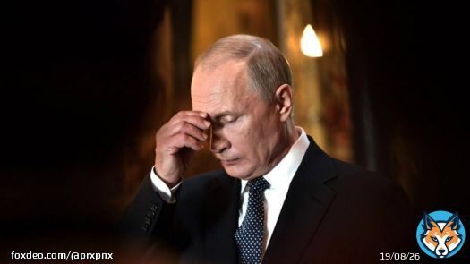 В Москве тихо отменили праздничный салют на день РФ   В столице впервые за многие годы отменили праздничный салют в честь Дня России 12 июня, пишет корреспондент The Moscow Times Петр Козлов.  По его данным, официально власти об отмене никого не информировали. Вечером многие&hellip;&nbsp;Show more