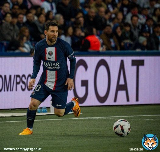 If PSG win their next game, they will be crowned Ligue 1 Champions for the record 11th time & Leo Messi will become the joint player(same as Dani Alves - 43) with most trophies in football history .  #AllezParis #AllezLeo