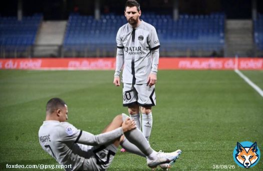 | Kylian Mbapp&eacute; is UNCERTAIN for the PSG vs Bayern first leg. Exams are set to take place in the next few hours. In the images, we see his left knee slightly rotating.  [@lequipe]