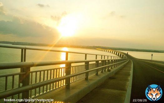 おはようございます。 4月15日(土)8時30分現在 沖縄県 宮古島市 はくもり 約25℃ 雨が降る予報です  ヘリ捜索に向け 飽和潜水 の再開準備中とのこと。安全に作業出来ることを祈ってます。  ※過去の写真