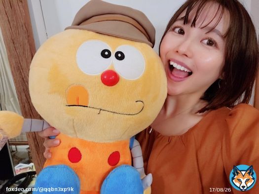 2月10日(金)、投票完了  ツイキャス、ツイッチの配信に参加するのも楽しいんです。 音楽配信の時の写真。コロ助に自分の帽子被せてるのが面白いw  ちはるんの投票画面   #宮沢ちはる #新EXガールズオーディション #スカパーアダルト放送大賞