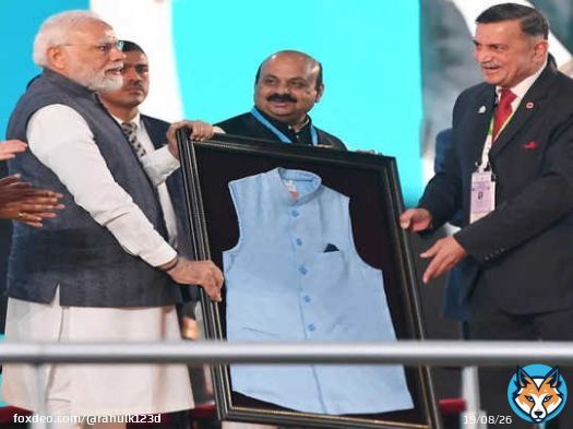 #PMModi wears a special blue jacket in Parliament.  -The Jacket @narendramodi ji wore in Parliament is special because it has been made from recycled #PETBottles.  - #PMModi has always been at the forefront in the effort to make d fight against climate change a people's movement.