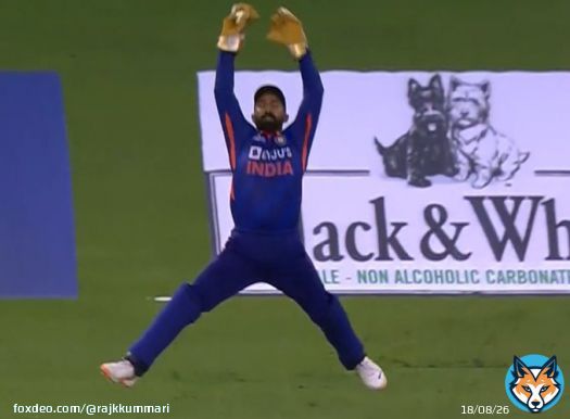 Take Bow to 37 Years Dinesh Karthik Also. He taken two brilliant catches of Fakhar Zaman & Iftikhar Ahmed. #DineshKarthik #INDvsPAK #AsiaCup2022