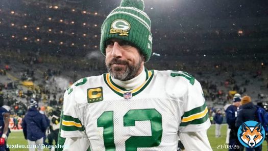 #Packers QB Aaron Rodgers' thumb injury is actually more serious than previously known. Sources describe it as an avulsion fracture. Incredible he's playing through it.  My story: