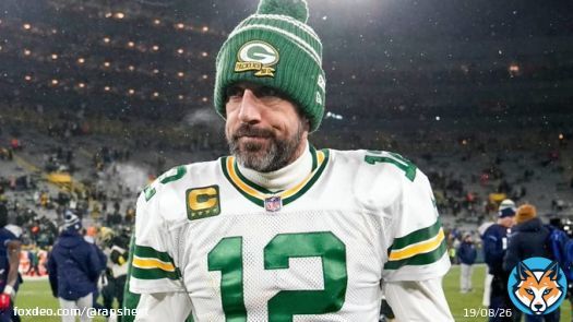 #Packers QB Aaron Rodgers' thumb injury is actually more serious than previously known. Sources describe it as an avulsion fracture. Incredible he's playing through it.  My story: