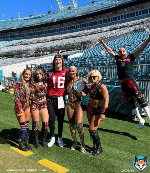 .@Jaguars haven&rsquo;t lost a game since this pic was taken