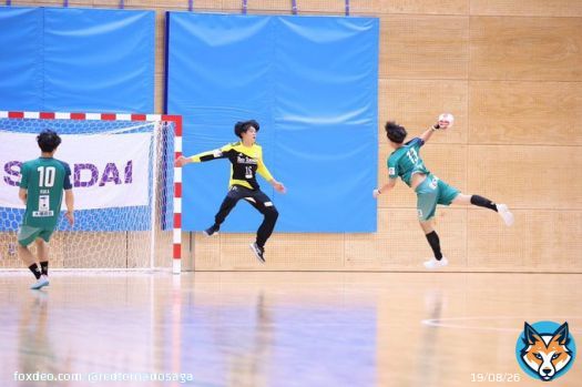 GAME STATS  No.16 #中村光 セーブ率54.5% No.3 #田中大斗 2/2得点 No.23 #成田幸平 5/5得点  驚異的なセーブ率の中村選手 シュート率100%の田中・成田選手に日本選手権でも期待しましょう  #トヨタ紡織九州レッドトルネードSAGA #ハンドボールShow more