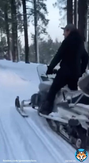 happy to see you enjoy yourself in the snow take care @JeremyRenner #jeremyrenner #rennerfans