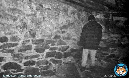 These leaked photos of Aaron Rodgers' 'Darkness Retreat' are terrifying.