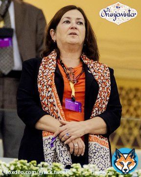 The difference between our Minister of Sports @ministerLZS & the Belgian Minister of Foreign affairs @hadjalahbib. I am ashamed of our government and my country at this moment. Our minister doesn't even have the guts to wear a Onelove band. #NEDQQAT #WorldCup2022