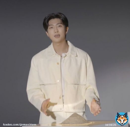 HE LOOKS SO GOOD