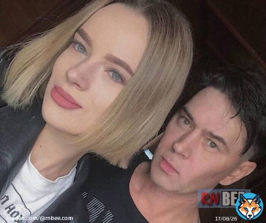 Дочь солиста группы 'На-На' Владимира Политова находится в коме ***  Сегодня днём медики забрали 22-летнюю Алёну из квартиры на Пятницкой улице. Врачи оценивают ее состояние как тяжёлое. Девушку подключили ...