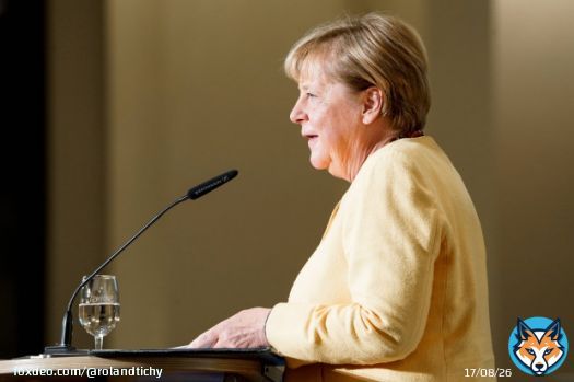 Angela Merkel erh&auml;lt den Unesco-Preis f&uuml;r ihren 'Mut', der tats&auml;chlich nur Feigheit vor h&auml;&szlig;lichen Bildern war. So entwertet man W&ouml;rter und Preise.