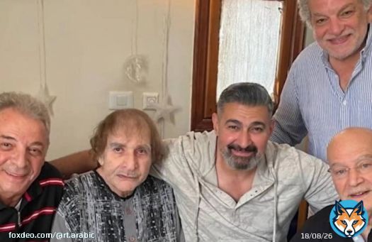 مصر.. نجوم الفن يزورون الفنان محيي إسماعيل (فيديو)