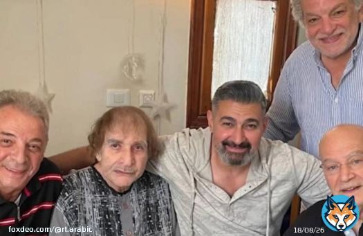 مصر.. نجوم الفن يزورون الفنان محيي إسماعيل (فيديو)