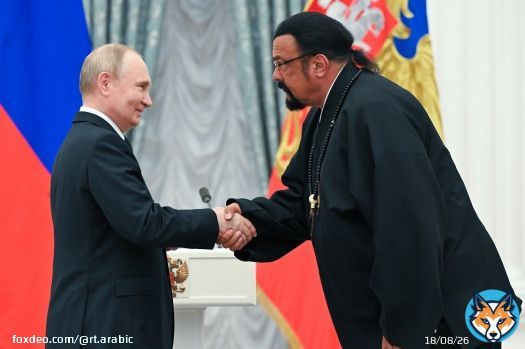 ستيفن سيغال: بوتين أعظم زعيم في العالم