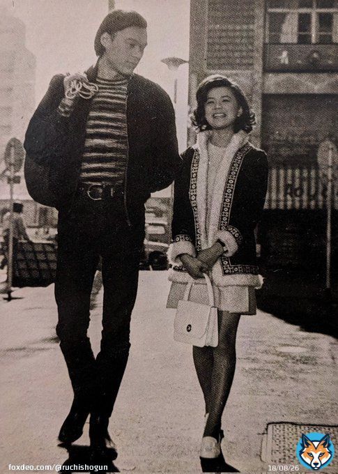『帰マン』の団時朗（団次郎）さんと榊原るみさんのこの特写、『フリーホイーリン・ボブ・ディラン』のジャケ写みたいでカッコイイ。
