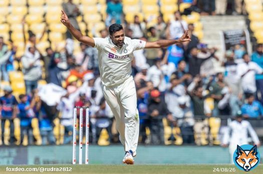 3rd wicket for Ash anna  Greatest Test spinner in the world is back in action  #INDvsAUS